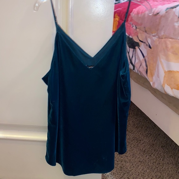 Express green velvet tank - Picture 1 of 2